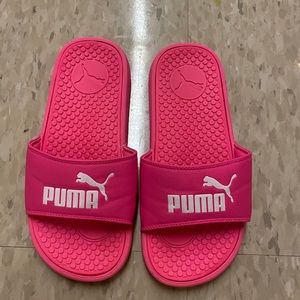 Puma slide on